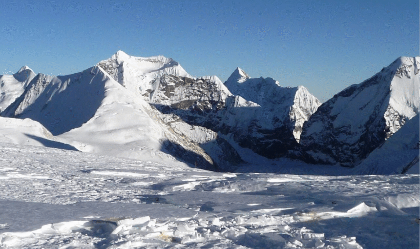 ISLAND PEAK VIA GOKYO – EVEREST BASE CAMP